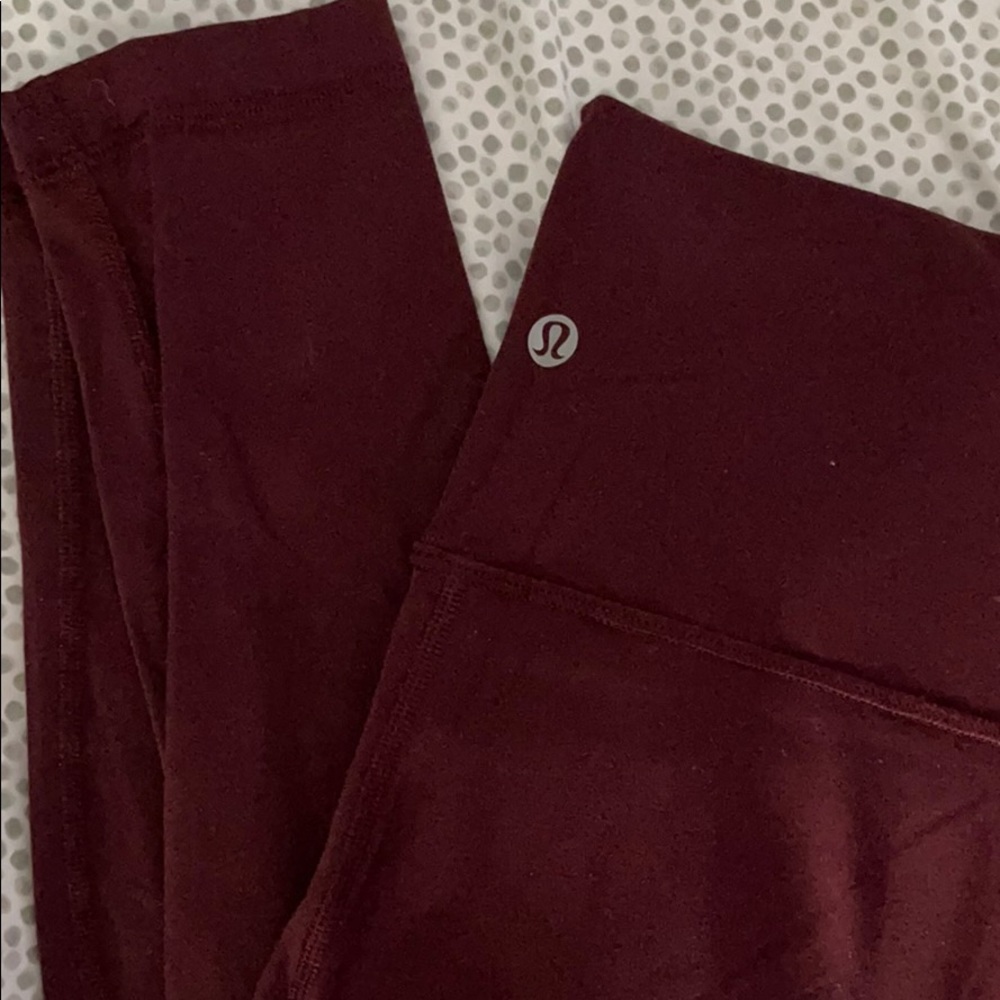 Lululemon burgundy full length wonder under 6
